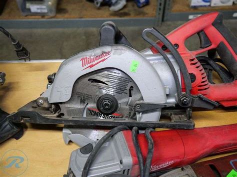 Milwaukee Worm Drive Saw 7 14 Impact And Grinder Roller Auctions