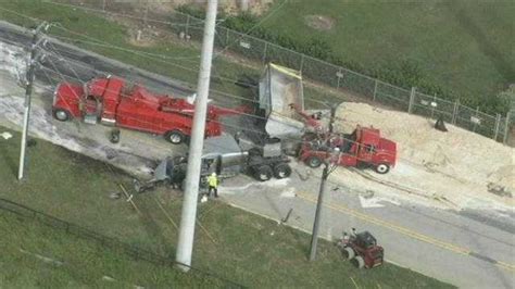 Images 2 Airlifted To Hospital After Tractor Trailer Crash