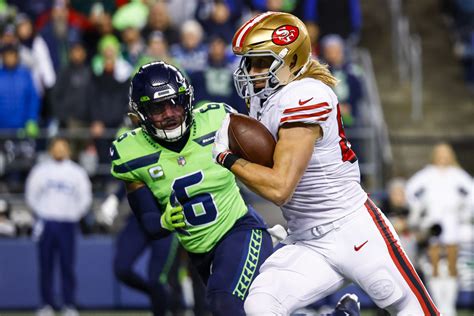 49ers Fan Running On Field Store | emergencydentistry.com