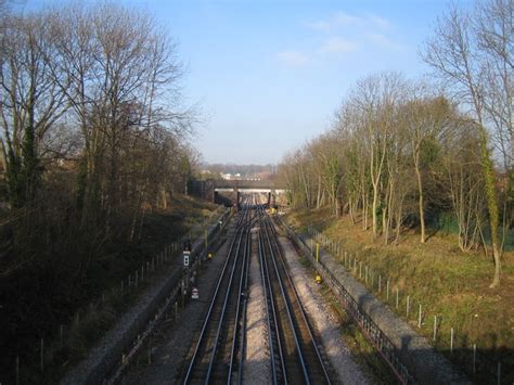 Jubilee Line Railway Between Canons Park © Nigel Cox Geograph