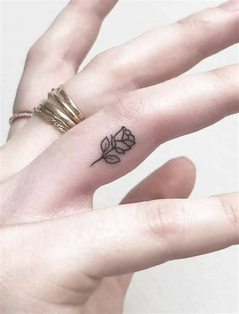 45 Meaningful Tiny Finger Tattoo Ideas Every Woman Eager To Paint