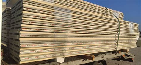 Wall sandwich panels with PU - MAXCON