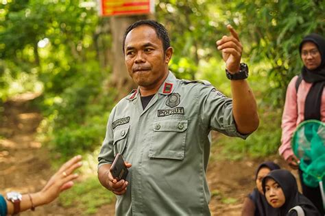 Kisah Suwoto Selaraskan Perawatan Hutan Dan Berdayakan Lembaga