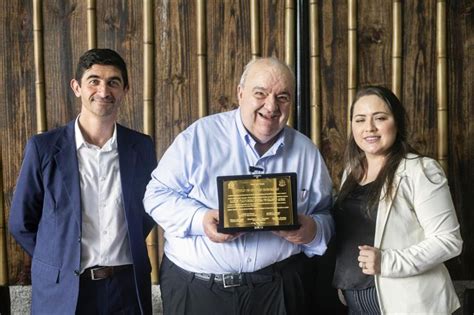 Por Promover A Agricultura Metropolitana Rafael Greca Recebe Cidadania