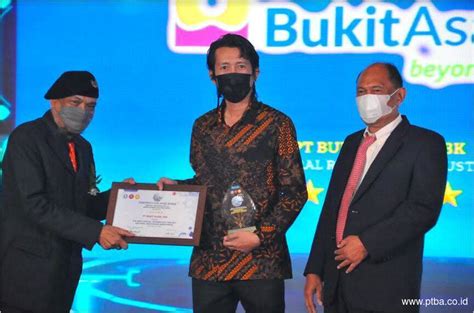 Bukit Asam Received Three Awards in Digitech Award 2022 | PT Bukit Asam Tbk