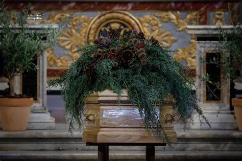 I Funerali Di Michela Murgia Migliaia In Piazza Del Popolo