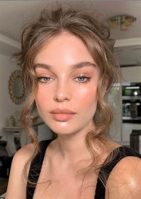 Dewy Makeup