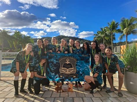 Meninas do Futsal da Almirante Barroso de Pomerode estão na etapa