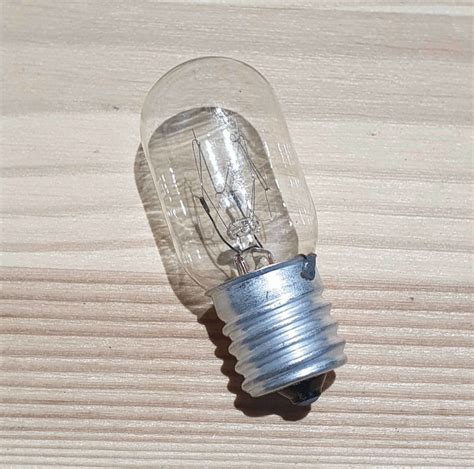 Ampoule à vis 15W culot E17 pour Singer 15B 191B A l atelier