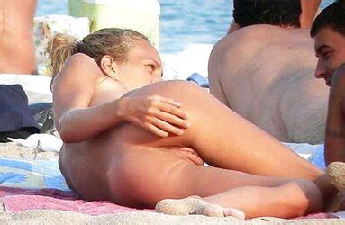 Les Salopes Nues A La Plage ZB Porn