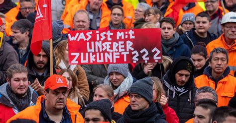 Duisburg Reaktionen Auf Den Teilverkauf Der Thyssenkrupp Stahlsparte