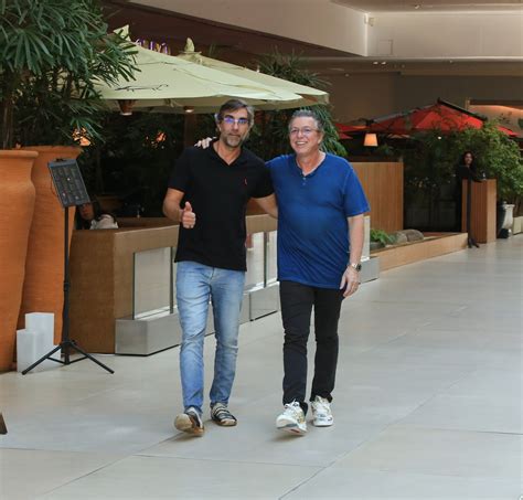 Boninho E Rodrigo Dourado Passeiam Em Shopping Em Dia De Elimina O No