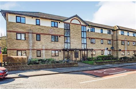 2 Bed Flat For Sale In Tolpits Lane Watford Wd18 Zoopla