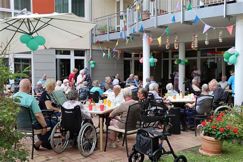 Grillfest Im Albert Schweitzer Haus Evangelisches Diakonissenhaus