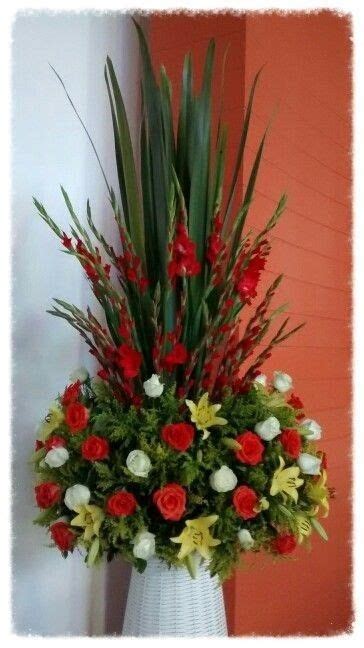 Pin By Zofia Adamczuk On Bukiety Tropical Flower Arrangements Fresh