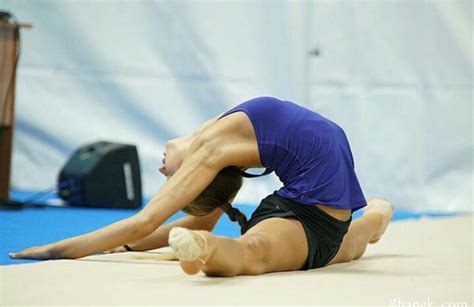 Pin By Yanxxkai On ELEGANCE Gymnastics Poses Gymnastics Training