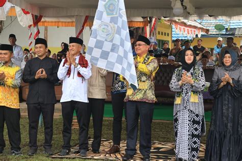 Ribuan Peserta Pawai Ta Aruf Awali Mtq Ke Kabupaten Kotabaru Kaki News