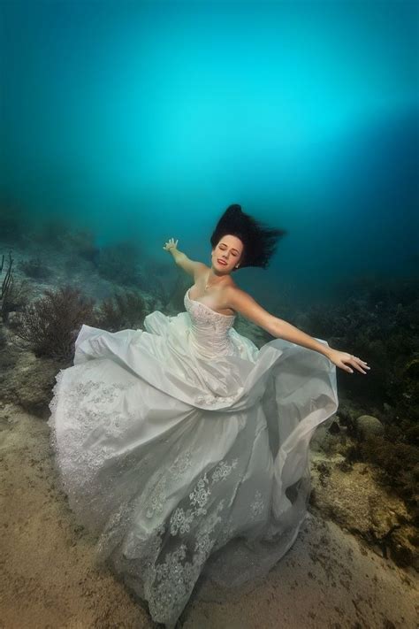 The Amazing Story Behind These Romantic Underwater Wedding Photographs