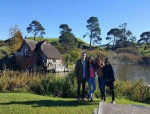 10 BEST Tours From Auckland To Hobbiton In 2024