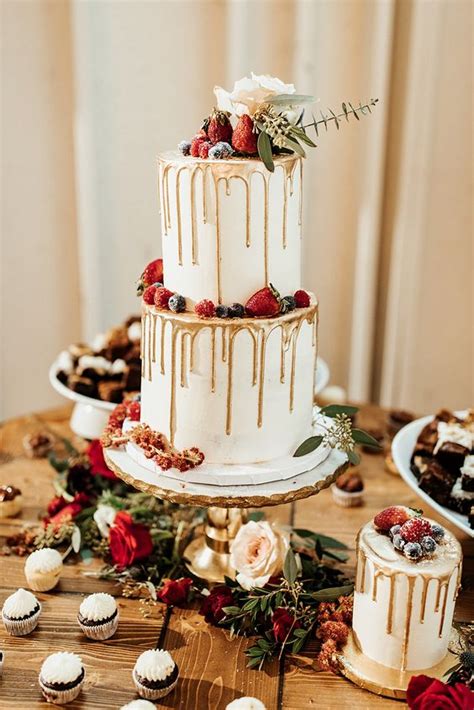 Winter Wedding Cakes Decorated With Berries Weddingomania