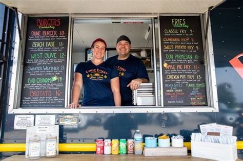 Michigans Best Local Eats Dune Buggy Food Truck Offers Burgers ‘good