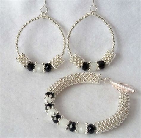 Pin By July Chiriguaya On Tubular Crochet Bead Jewellery Beaded Hoop