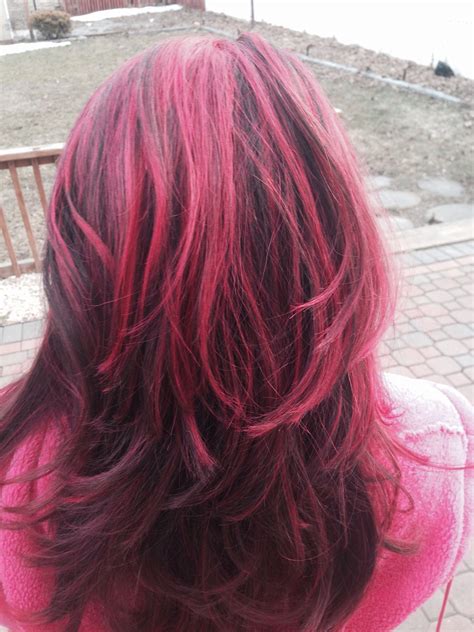 Pink Highlights On Brown Hair Brown And Pink Hair Hair Color Pink Brown Hair With Pink