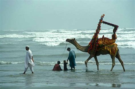 File:Pakistan Karachi Beach1.jpg - Wikipedia