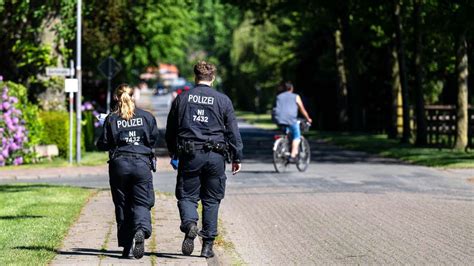 Vermisster Arian Polizei K Ndigt Befragung Der Anwohner An