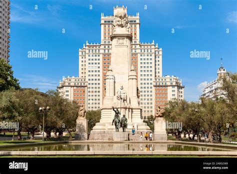 Monument Hi Res Stock Photography And Images Alamy