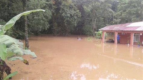 Unas 10 familias afectadas por inundaciones en sectores de Colón