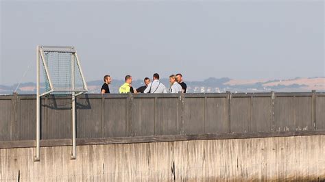 Rig Kvinde Fundet Druknet Ved Den Permanente Tv Stjylland