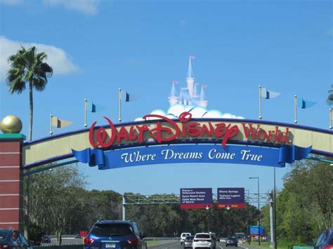 Hotels Near Disney World That Don't Sacrifice The Magic (Or Your Budget)