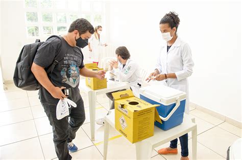 Campanha contra Influenza imuniza comunidade acadêmica PUC Goiás