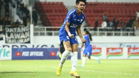 Hasil Babak Pertama Psis Semarang Vs Pss Sleman Hujan Gol Skor Imbang