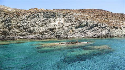 Discover the hiking paths of Folegandros | Outdoor activities ...