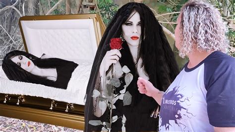 Noiva Obrigada A Se Casar Entra No Altar De Preto E Uma Surpresa