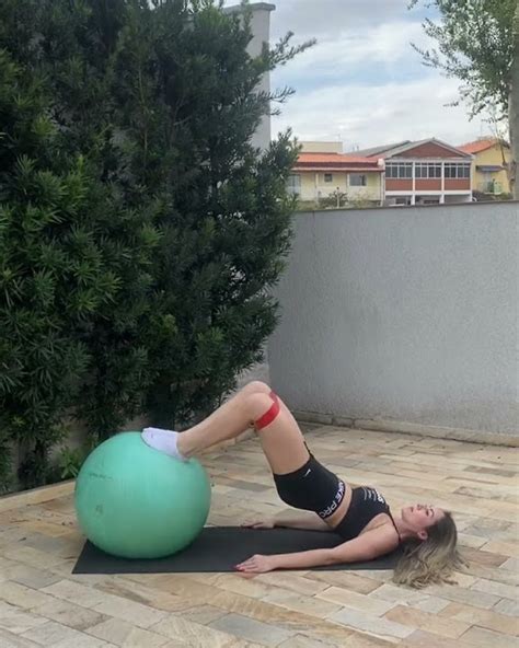 Glute Bridge Fitball Elevação Pélvica Bola Dedessaleite Youtube