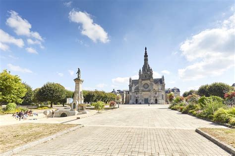 Visite Du Sanctuaire De Sainte Anne D Auray Sorties De Secours