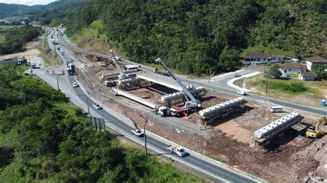 Vídeo mostra antes e depois da duplicação da BR 470 que está 80 concluída