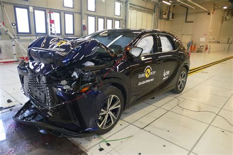 Le grand SUV Lexus RX obtient cinq étoiles aux crash tests Euro NCAP