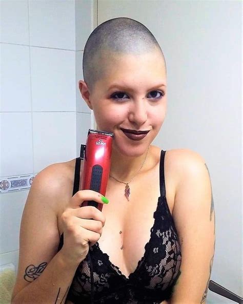 Pin By Olaf H On Glatze Pixie Cut Girls With Shaved Heads Shaved