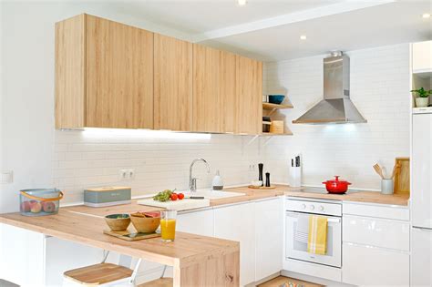 Reforma De Una Cocina Abierta En Blanco Y Madera Para Una Vivienda Moderna Tipo Loft Leroy Merlin