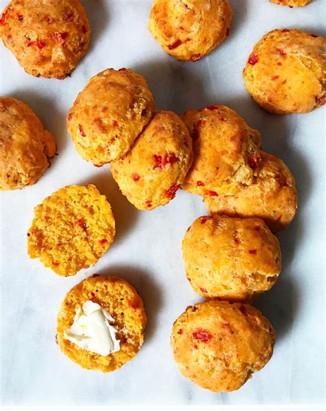 Pimento Cheese Cornmeal Biscuits | e2 bakes brooklyn