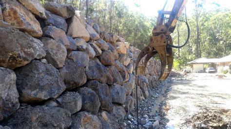 Large Rock Retaining Walls Rock Retaining Wall Builder Gold Coast And Brisbane