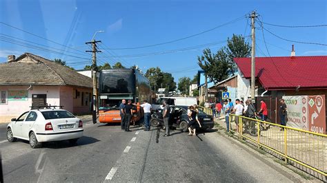 Accident Rutier Grav N Podu Iloaiei Dou Autoturisme I Un Autocar Cu