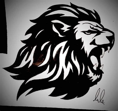 Black and White Lion Head Drawing