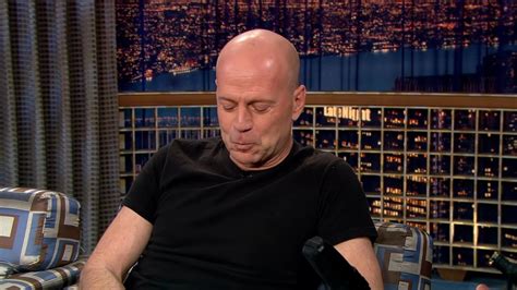 Bruce Willis Sigue Luchando Contra Su Demencia Emotivo Video Con Su