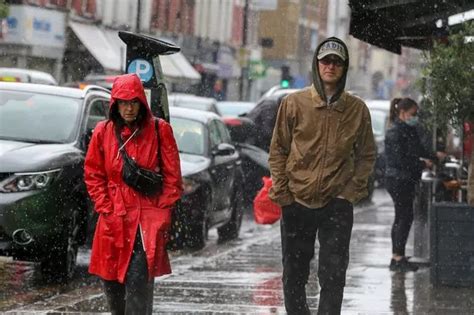 Uk Weather Coldest May Bank Holiday Ever As 59c Recorded And 70mph