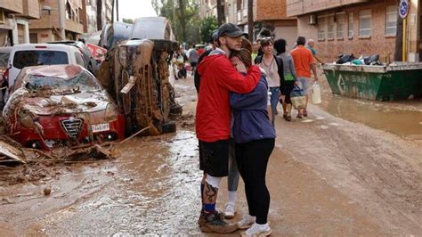 Alluvione In Spagna A Valencia Morti E Dispersi La Stampa